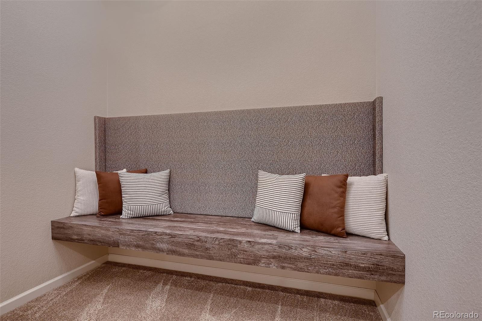 7585 S Quantock Court