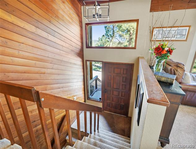 6573 Iroquois Trail