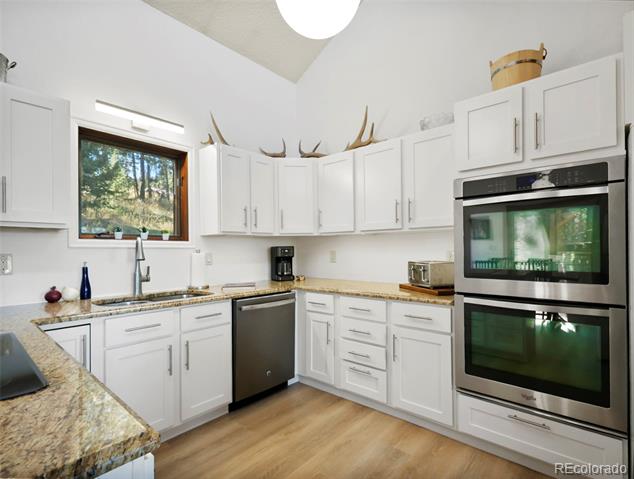 6573 Iroquois Trail
