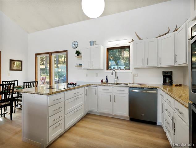 6573 Iroquois Trail