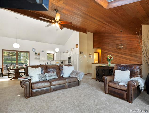 6573 Iroquois Trail