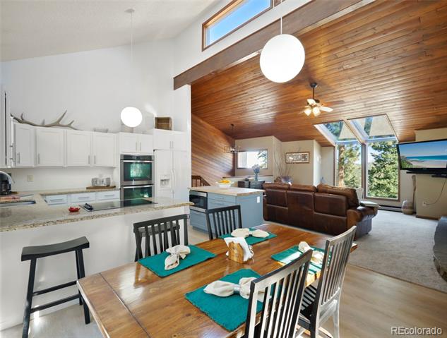 6573 Iroquois Trail
