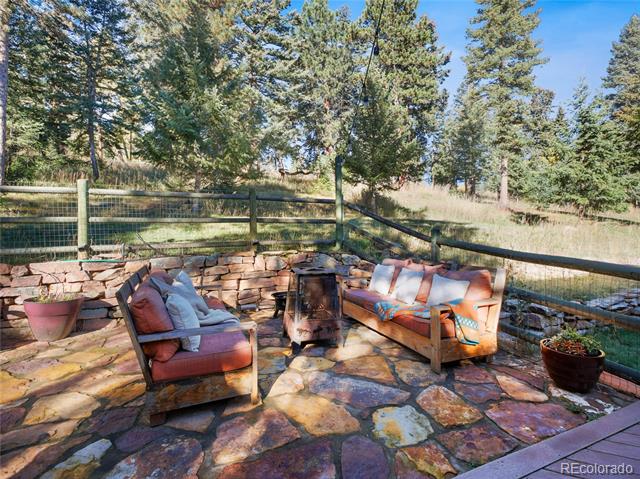 6573 Iroquois Trail