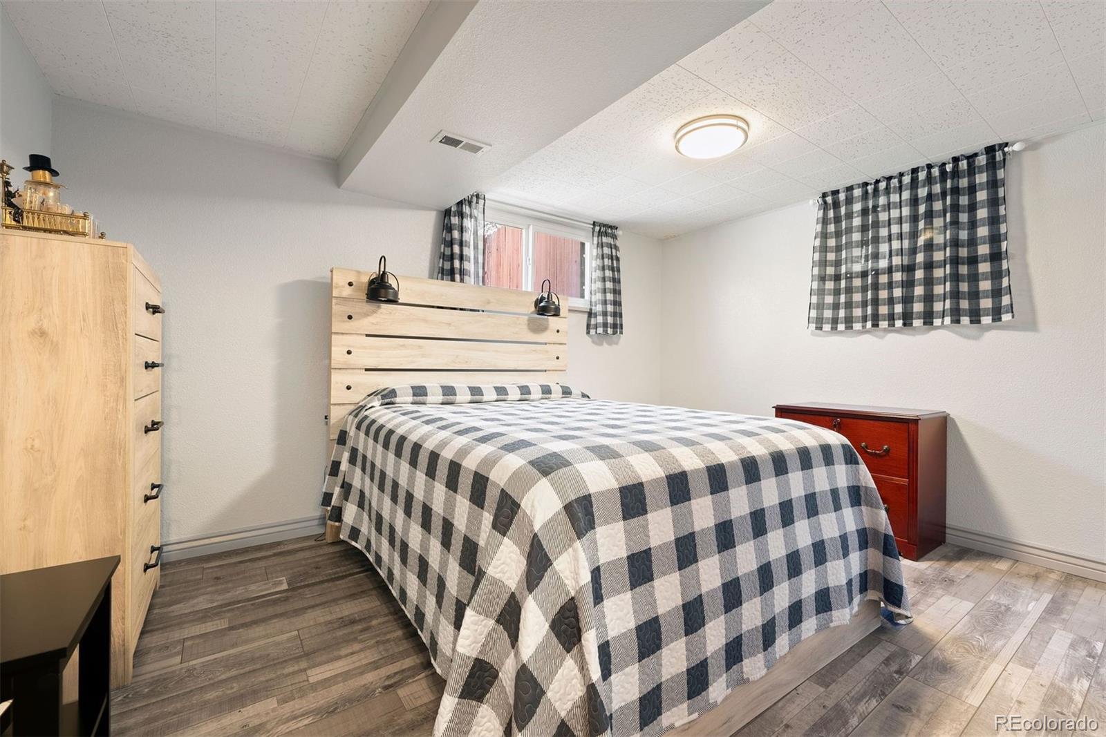 12384 W Connecticut Drive