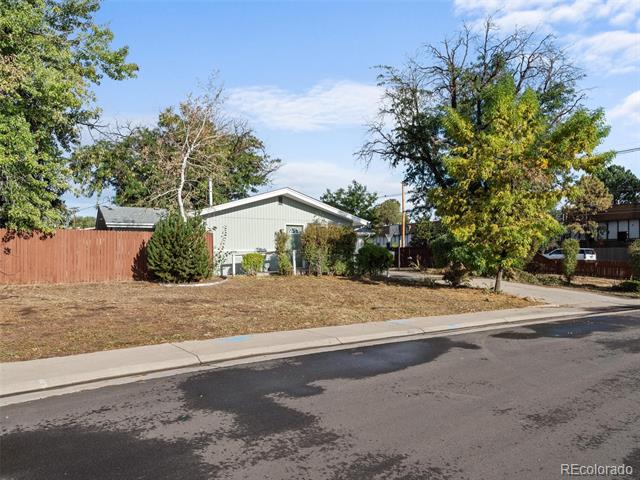5601 E Yale Avenue