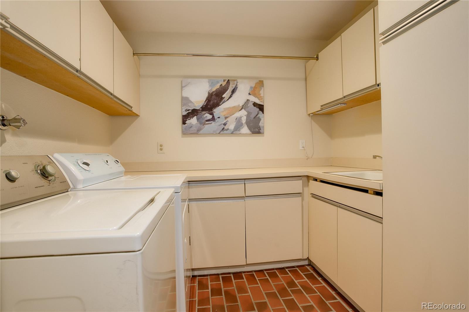 25060 Montane Drive West