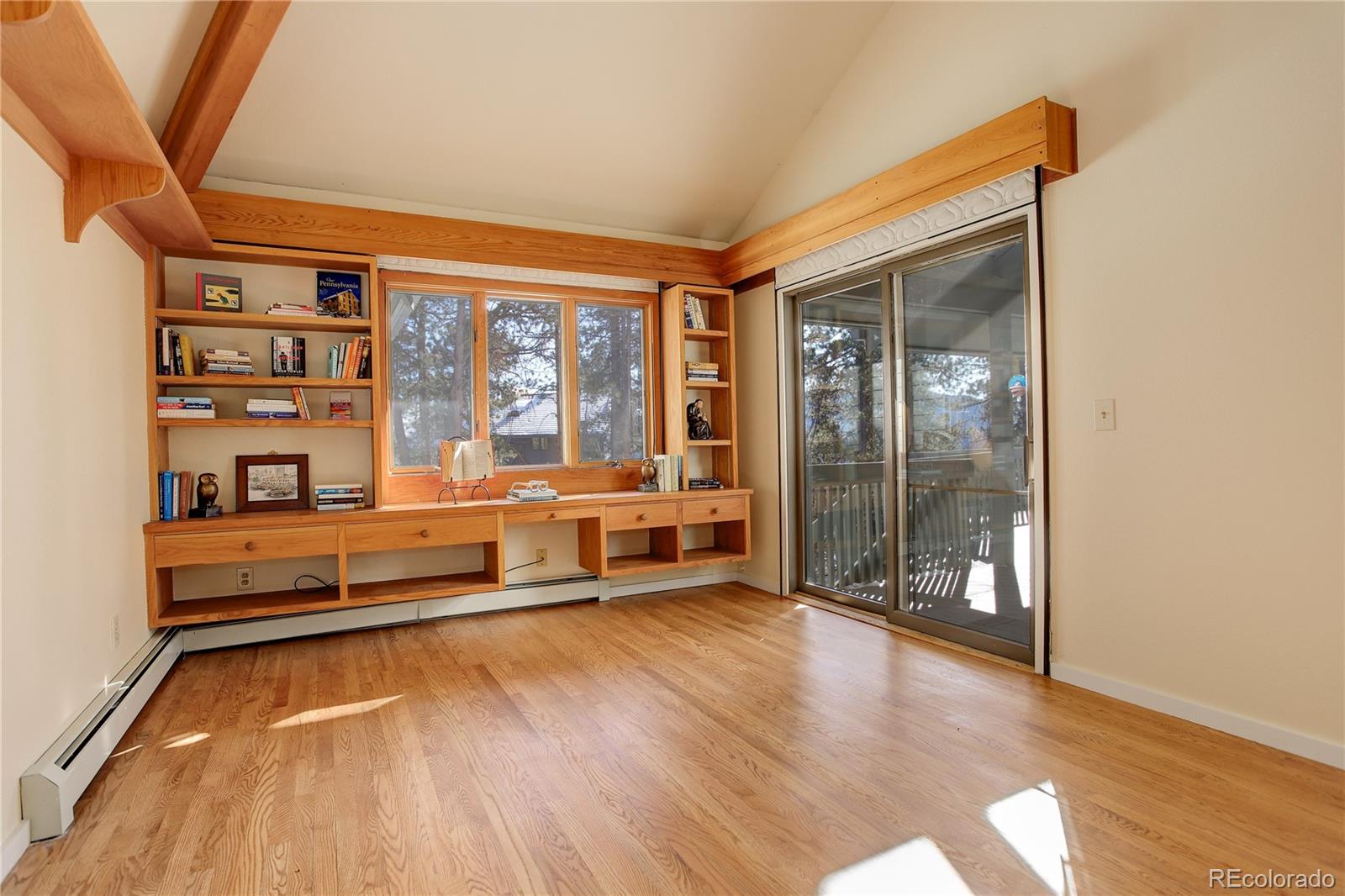 25060 Montane Drive West
