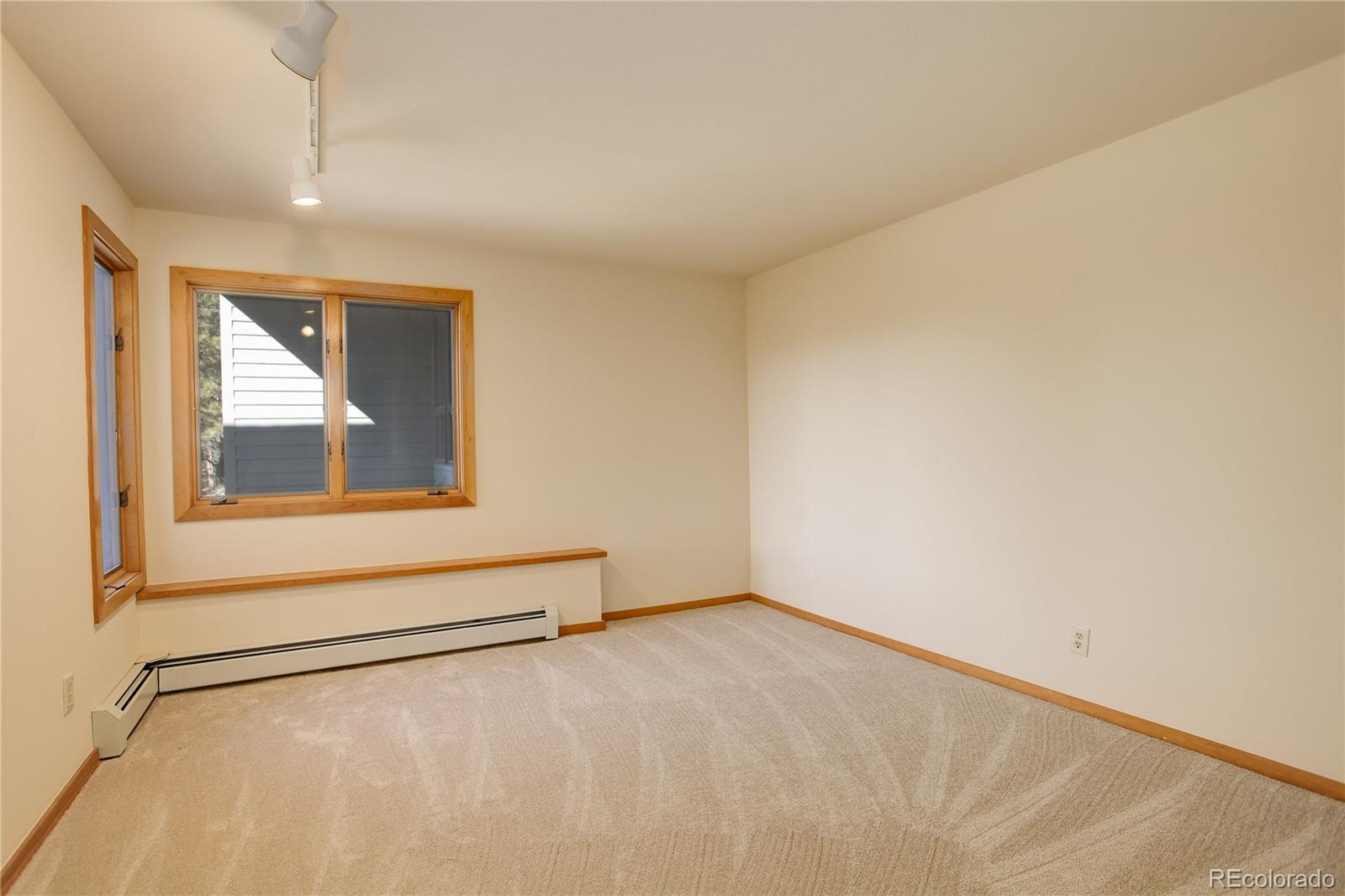 25060 Montane Drive West