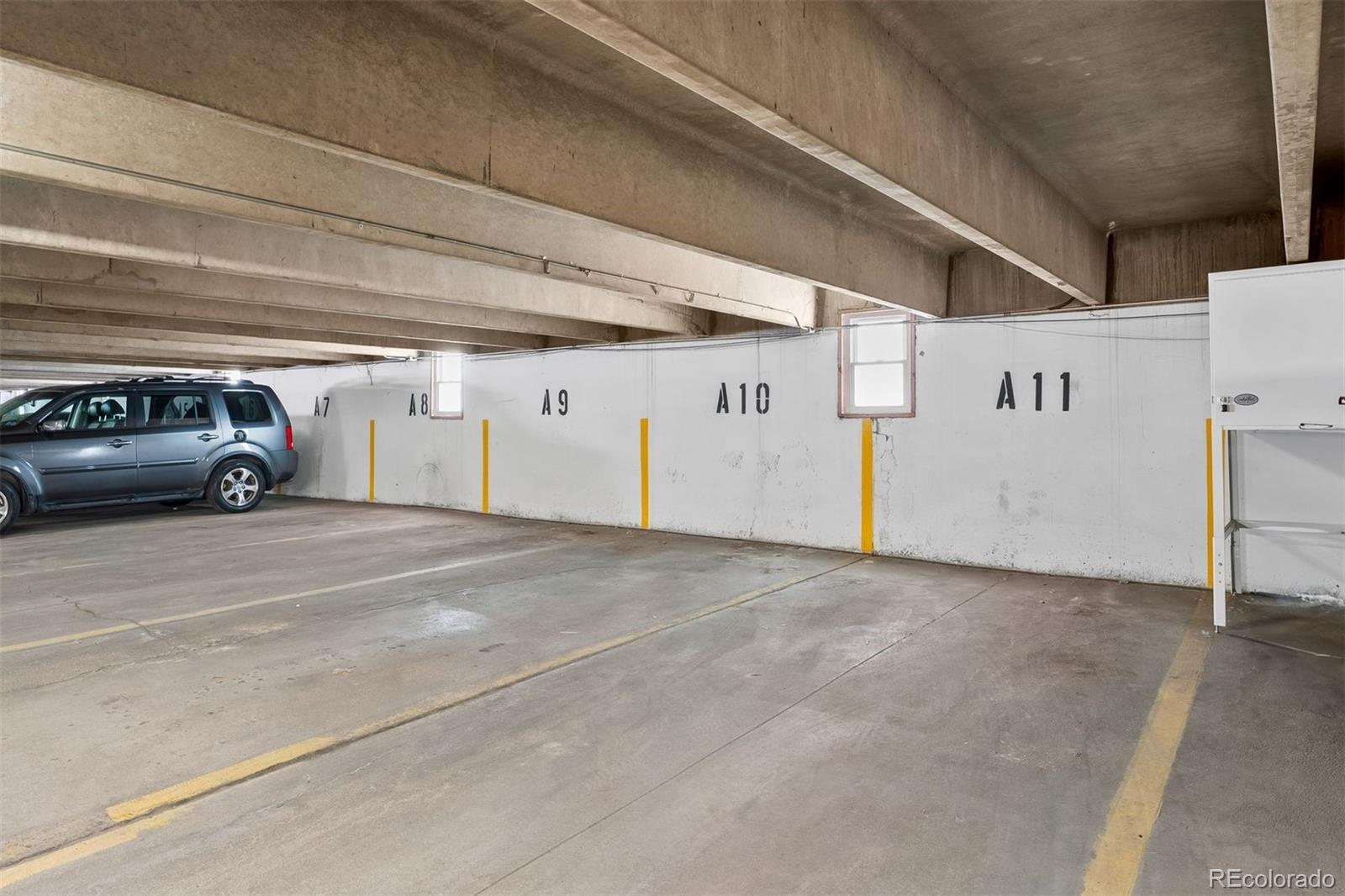 2 Adams Street Unit: 806