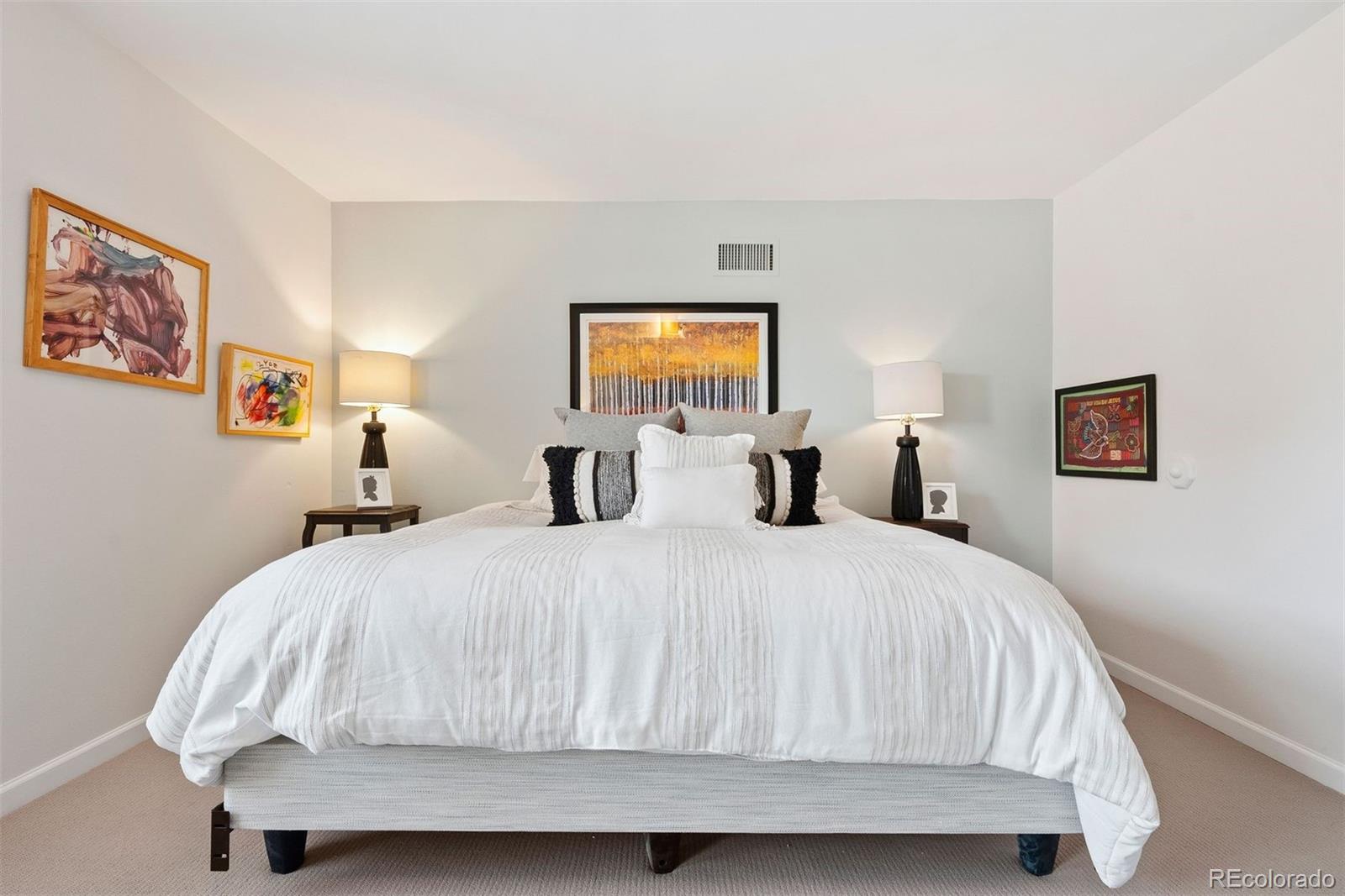 2 Adams Street Unit: 806