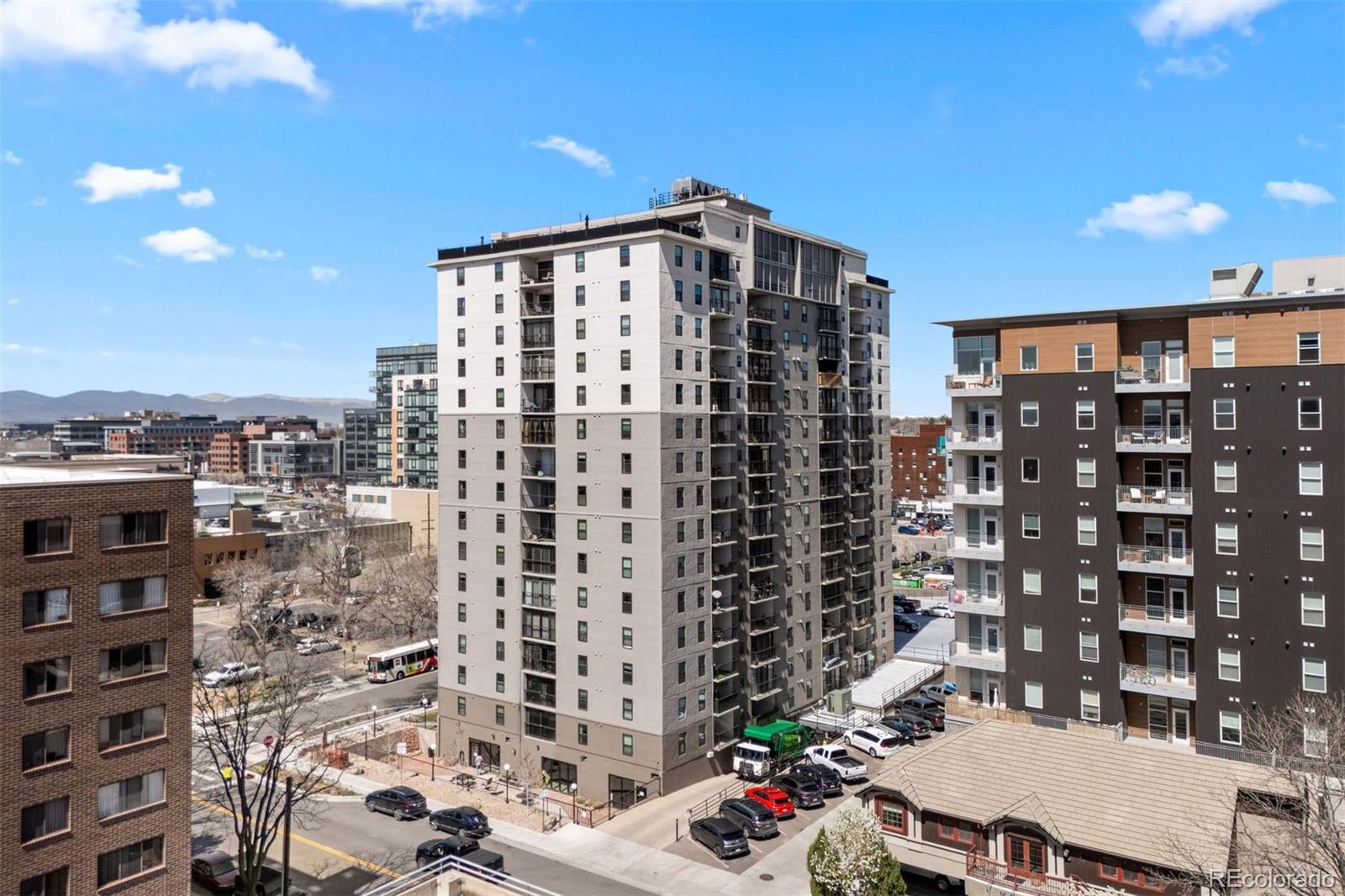 2 Adams Street Unit: 806