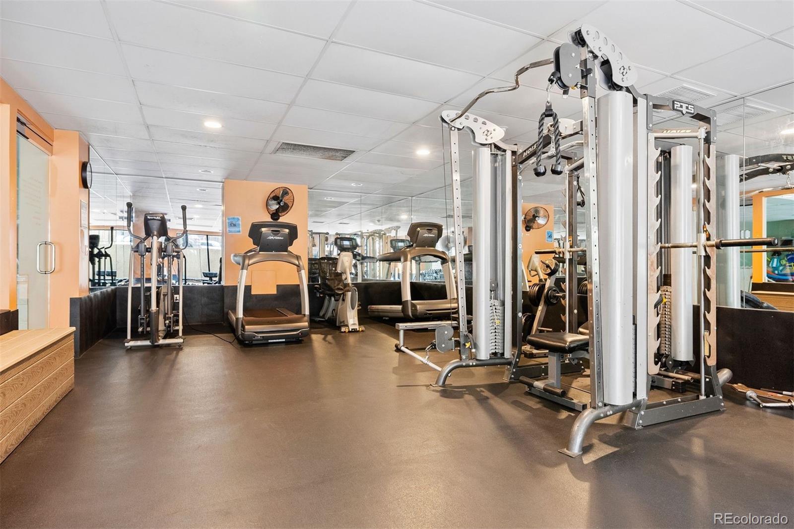 2 Adams Street Unit: 806