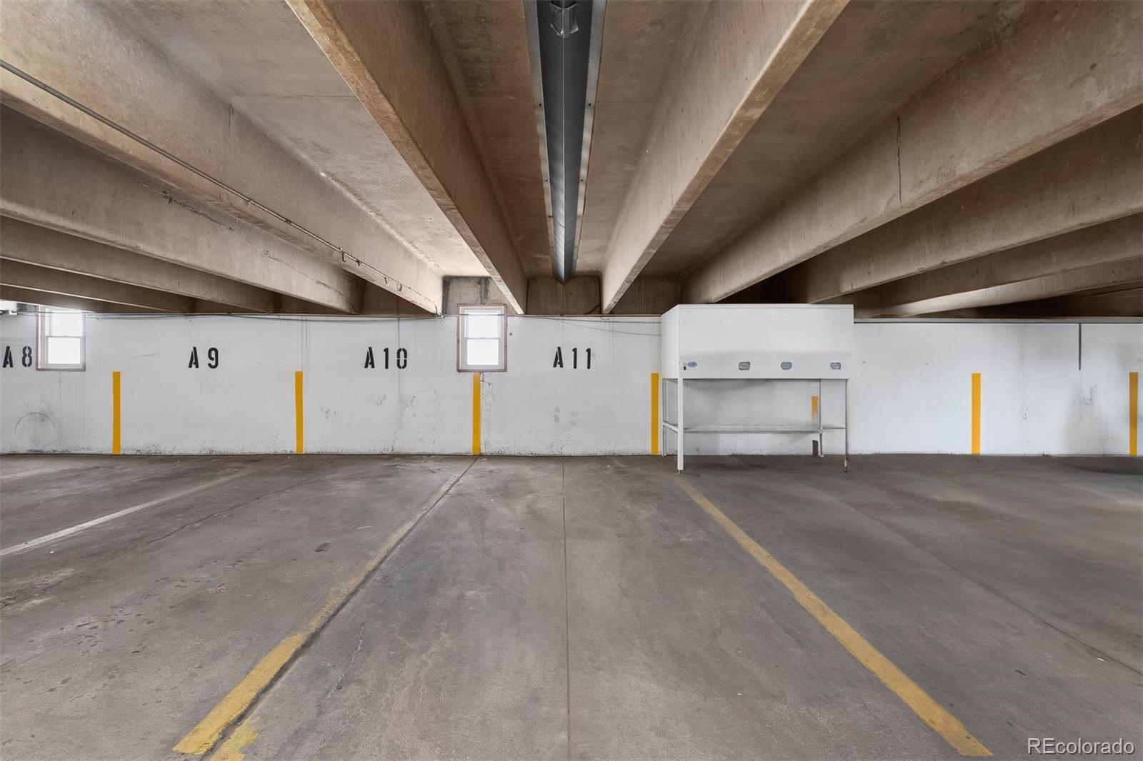 2 Adams Street Unit: 806