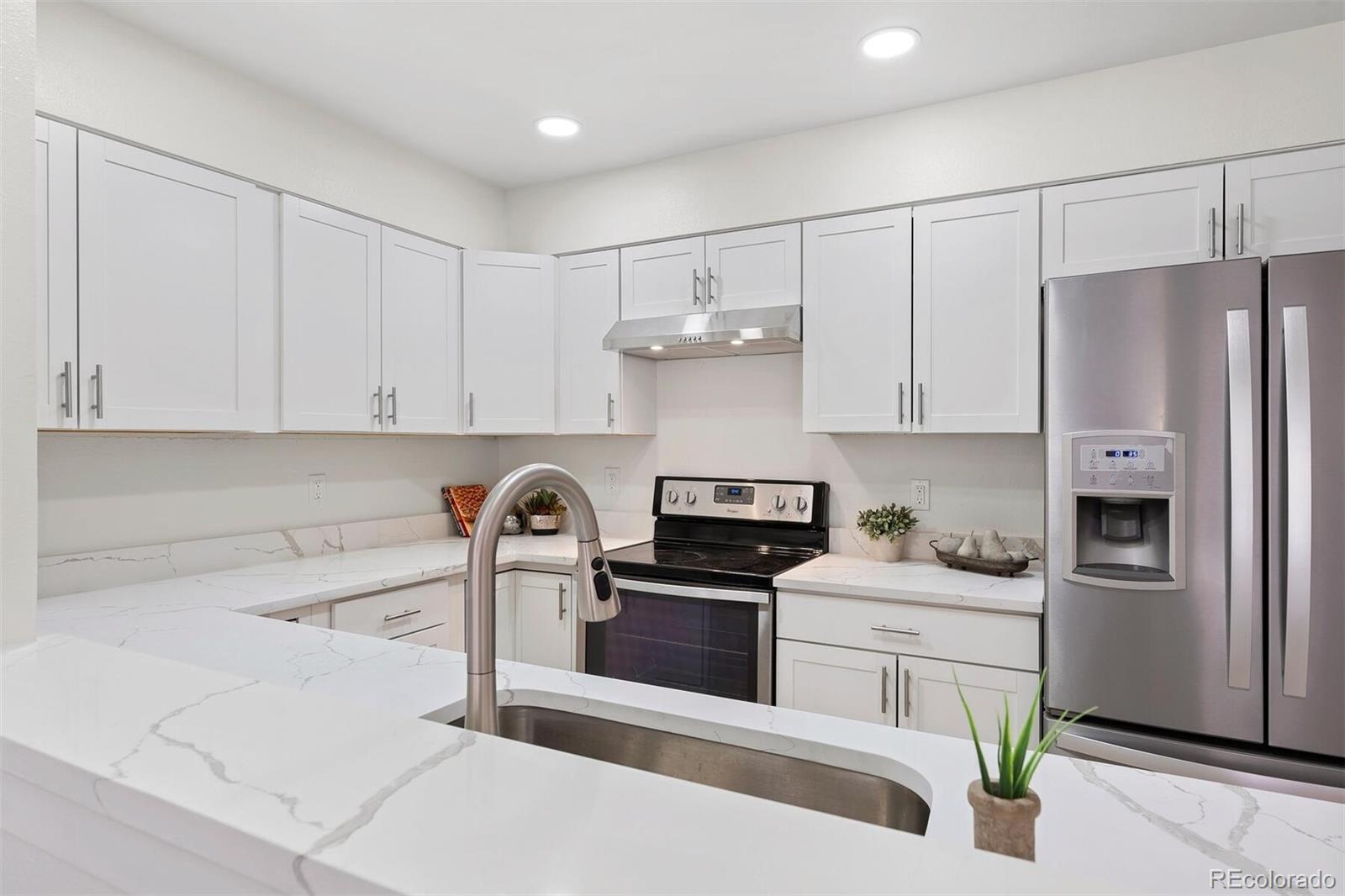 7373 E Iowa Avenue Unit: 1074