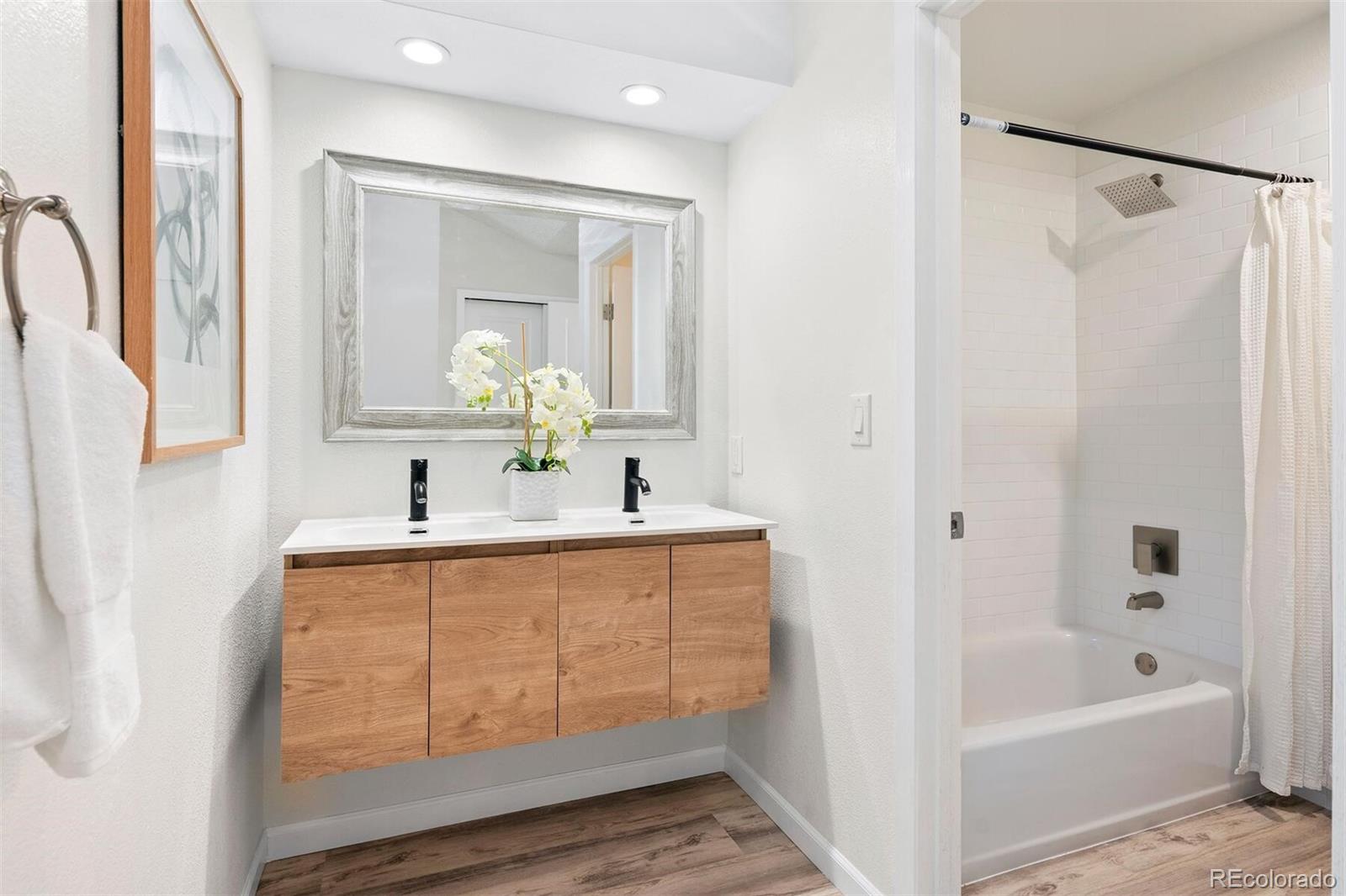 7373 E Iowa Avenue Unit: 1074