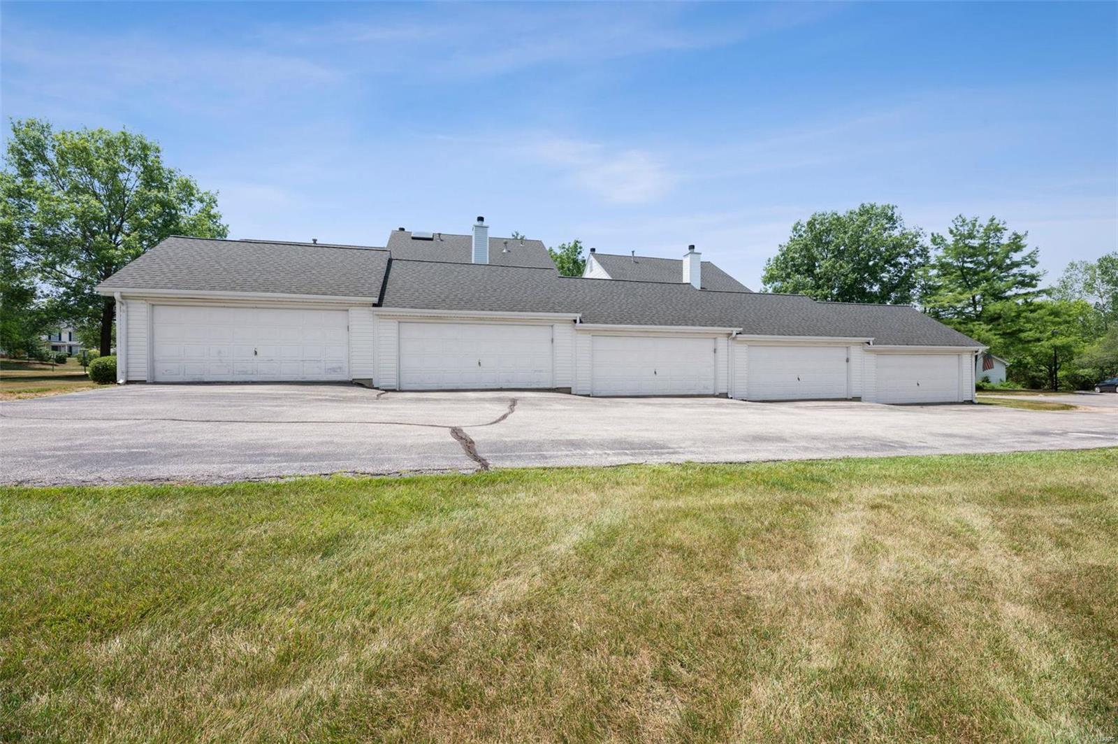 16513 Carriage View Ct