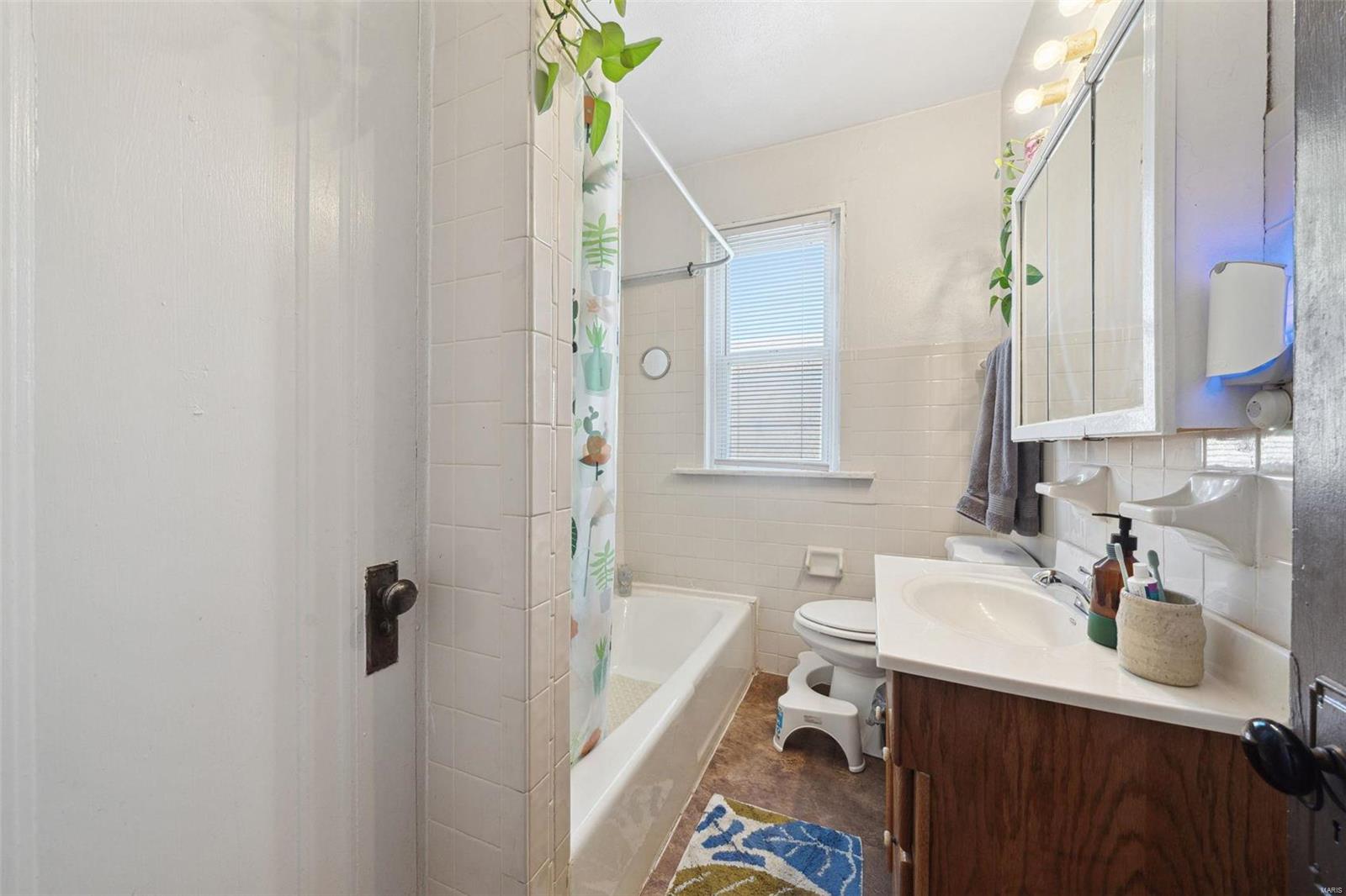 5214 Devonshire Avenue Unit: 5214-5216