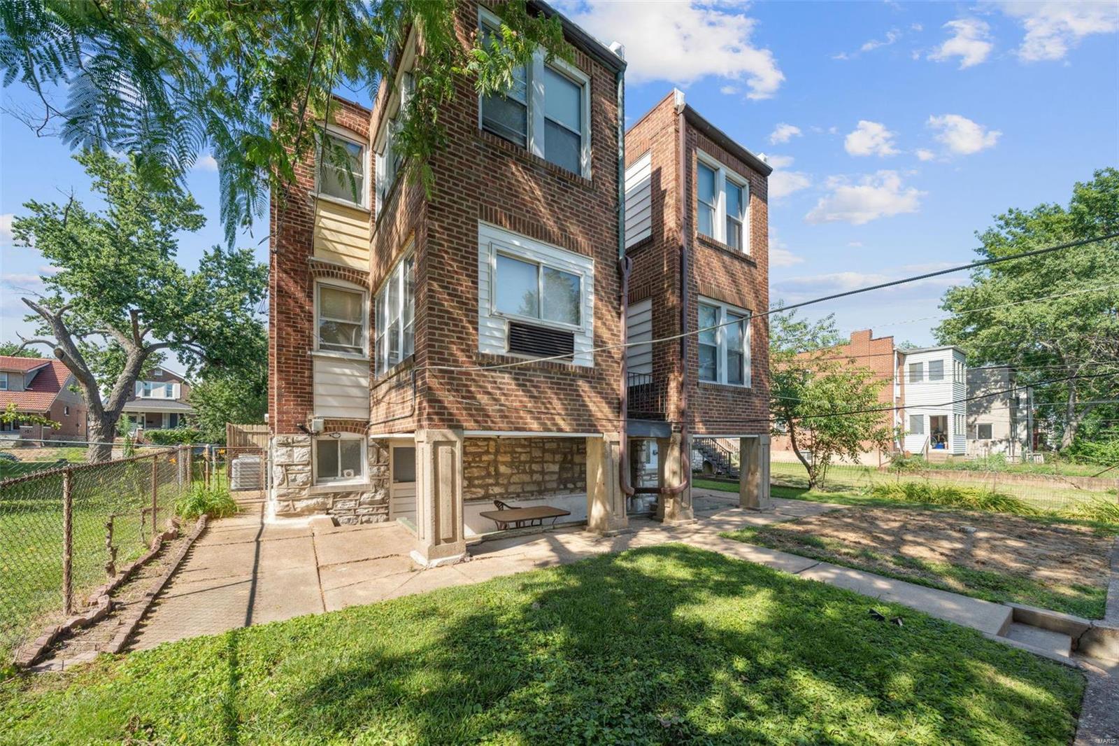 5214 Devonshire Avenue Unit: 5214-5216