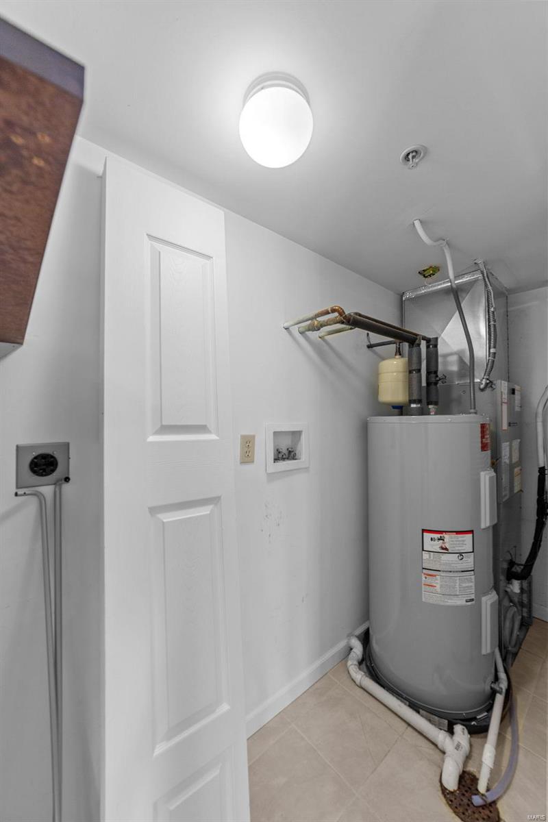 1401 Summertree Springs Avenue Unit: C