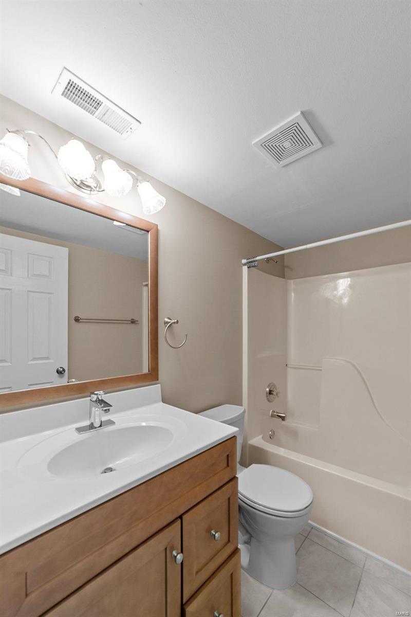 1401 Summertree Springs Avenue Unit: C