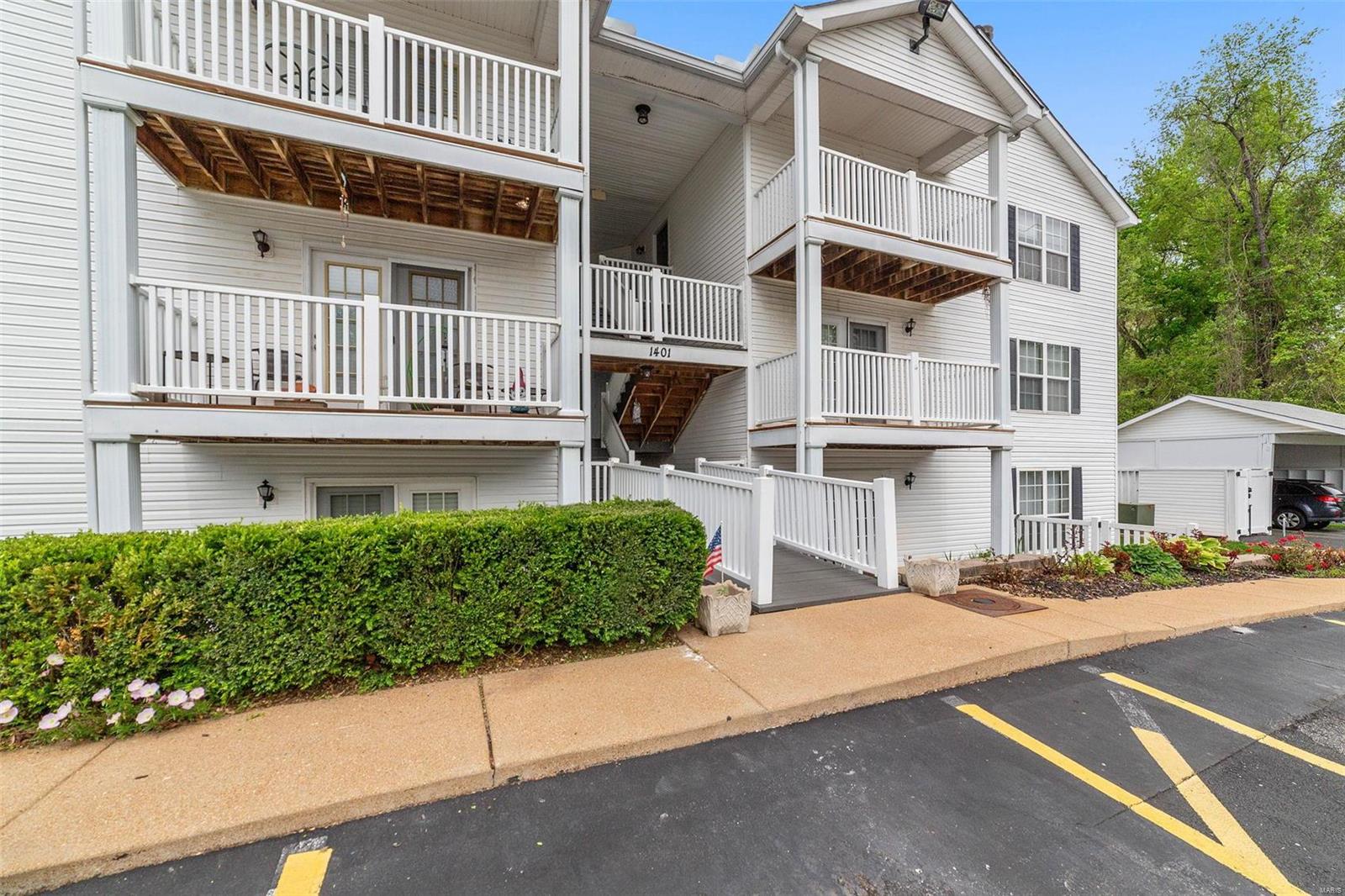 1401 Summertree Springs Avenue Unit: C