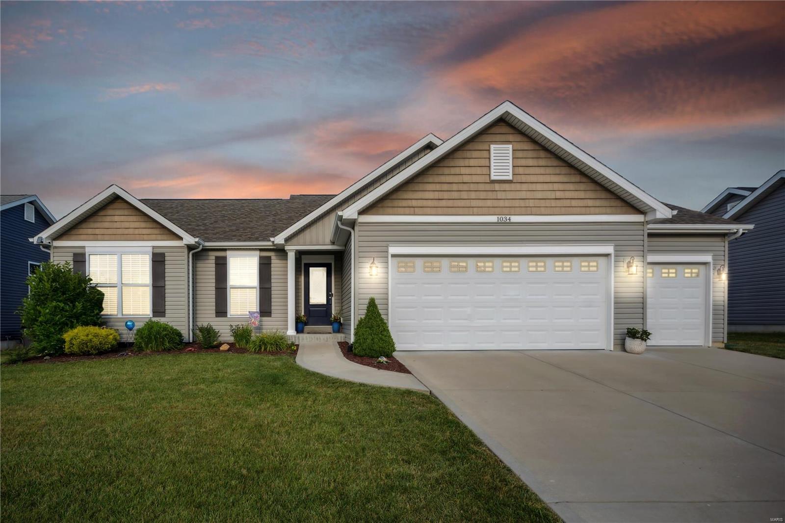 1034 Palisades Lane