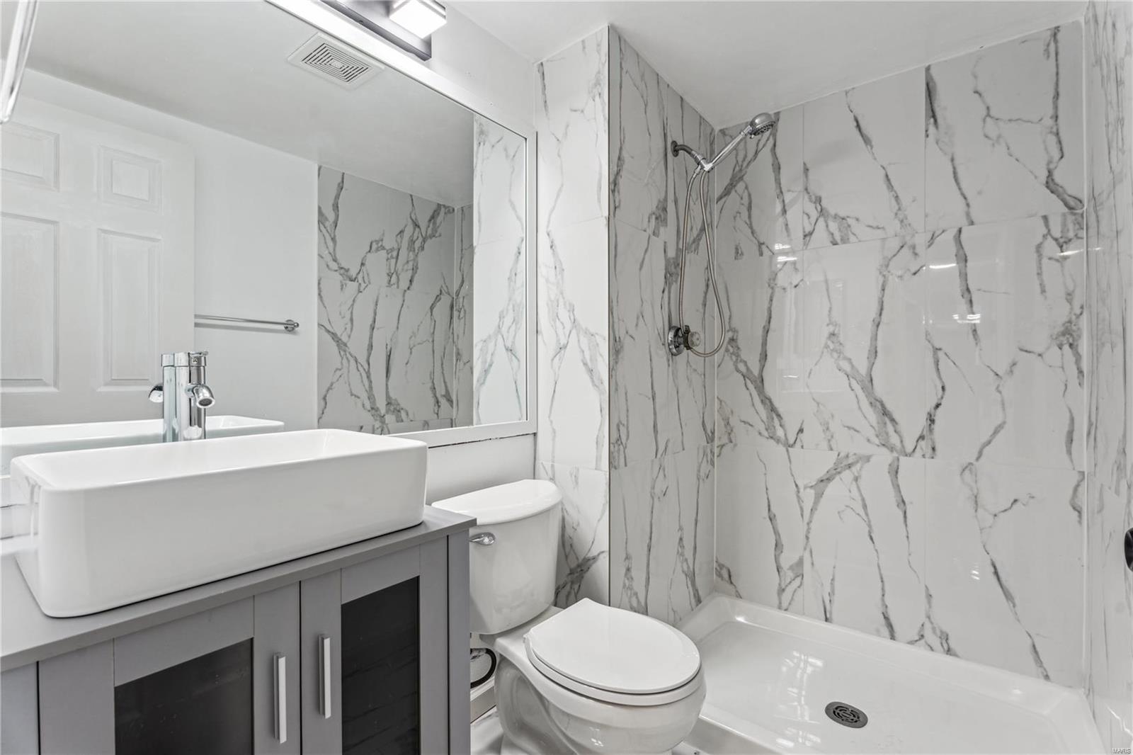 1942 Marine Terrace Drive Unit: B