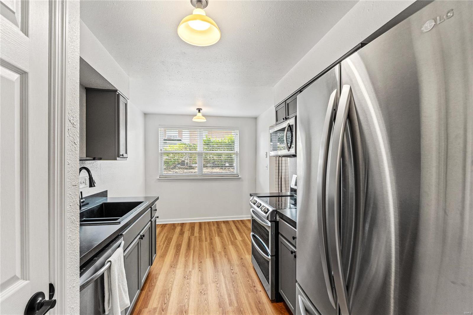 1958 Greenpoint Drive Unit: 102