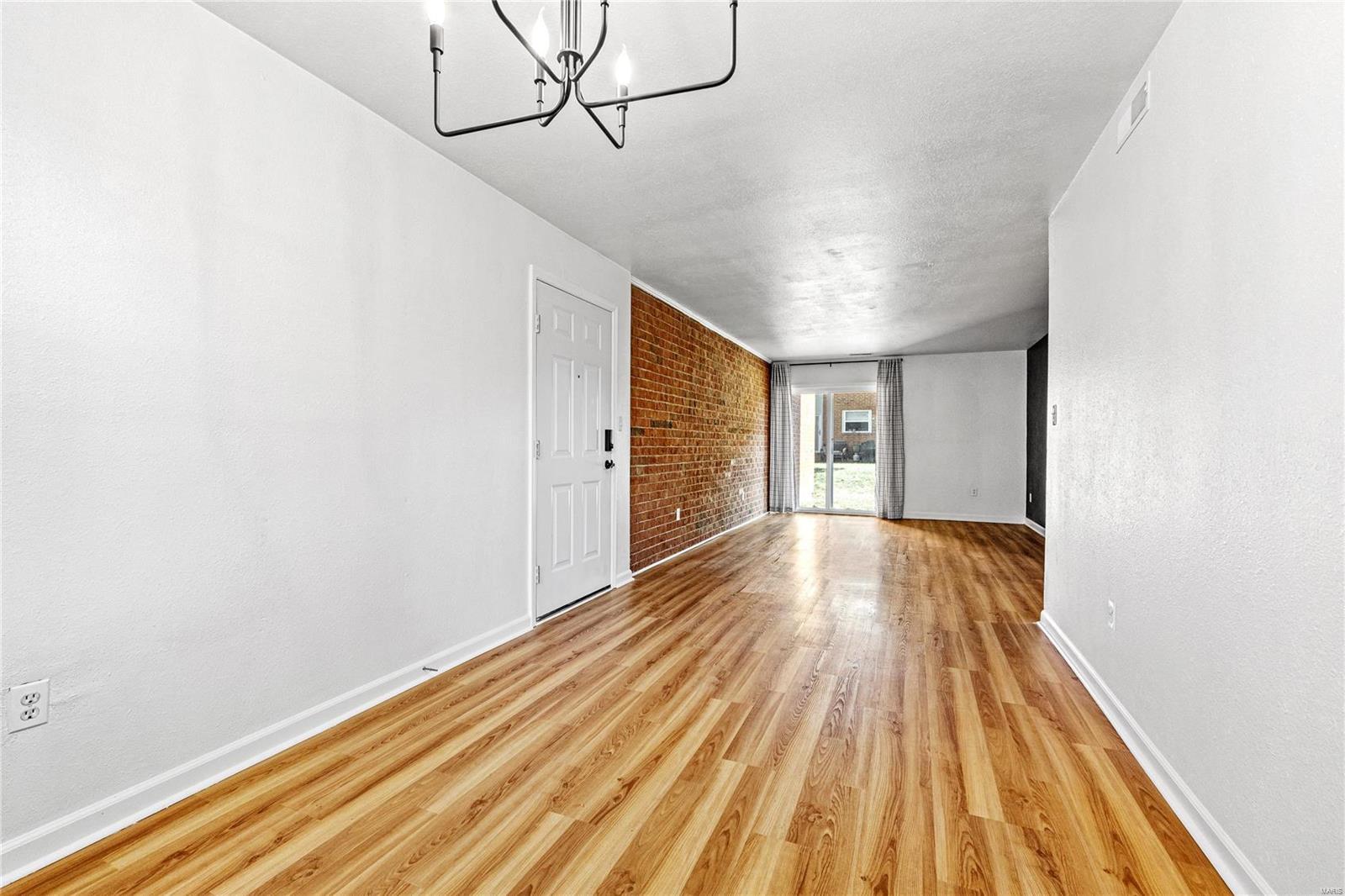 1958 Greenpoint Drive Unit: 102