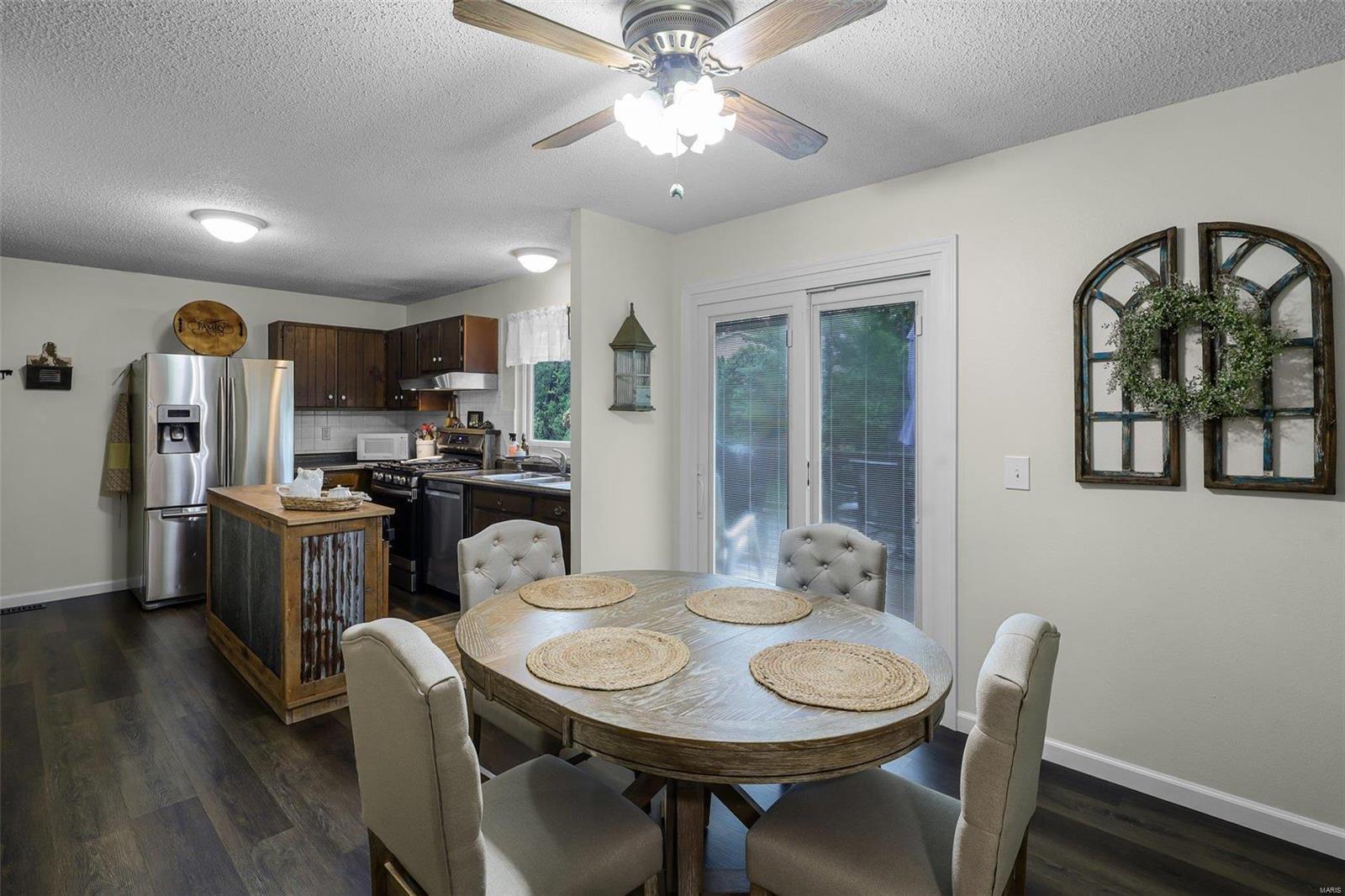 211 Straightoak Court