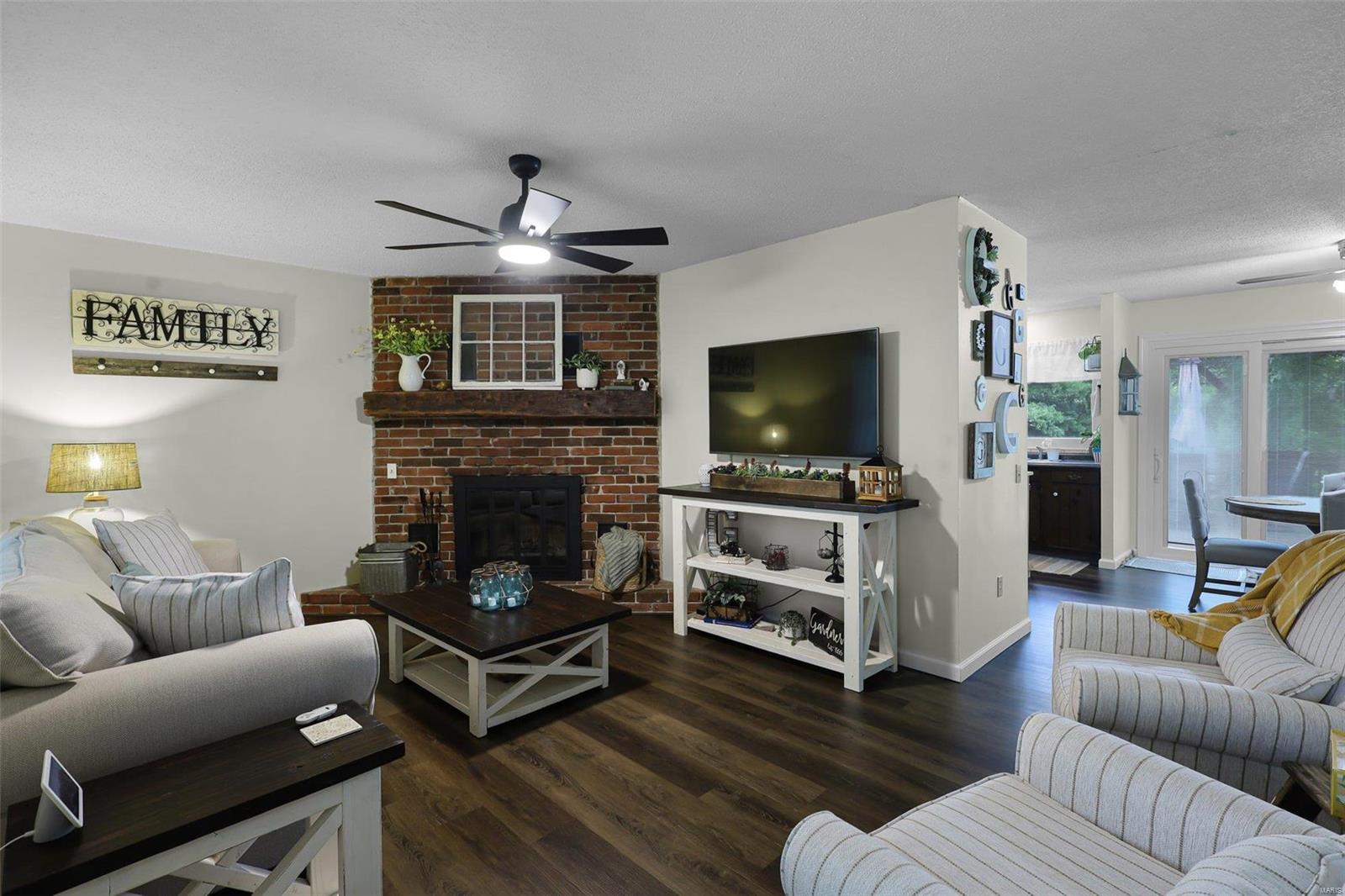211 Straightoak Court