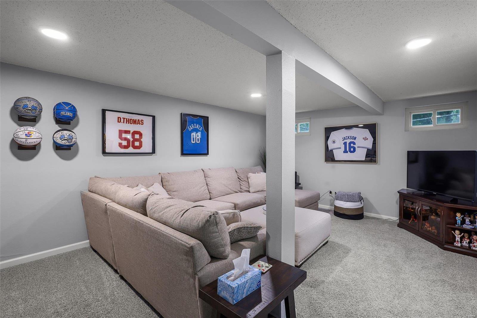 211 Straightoak Court