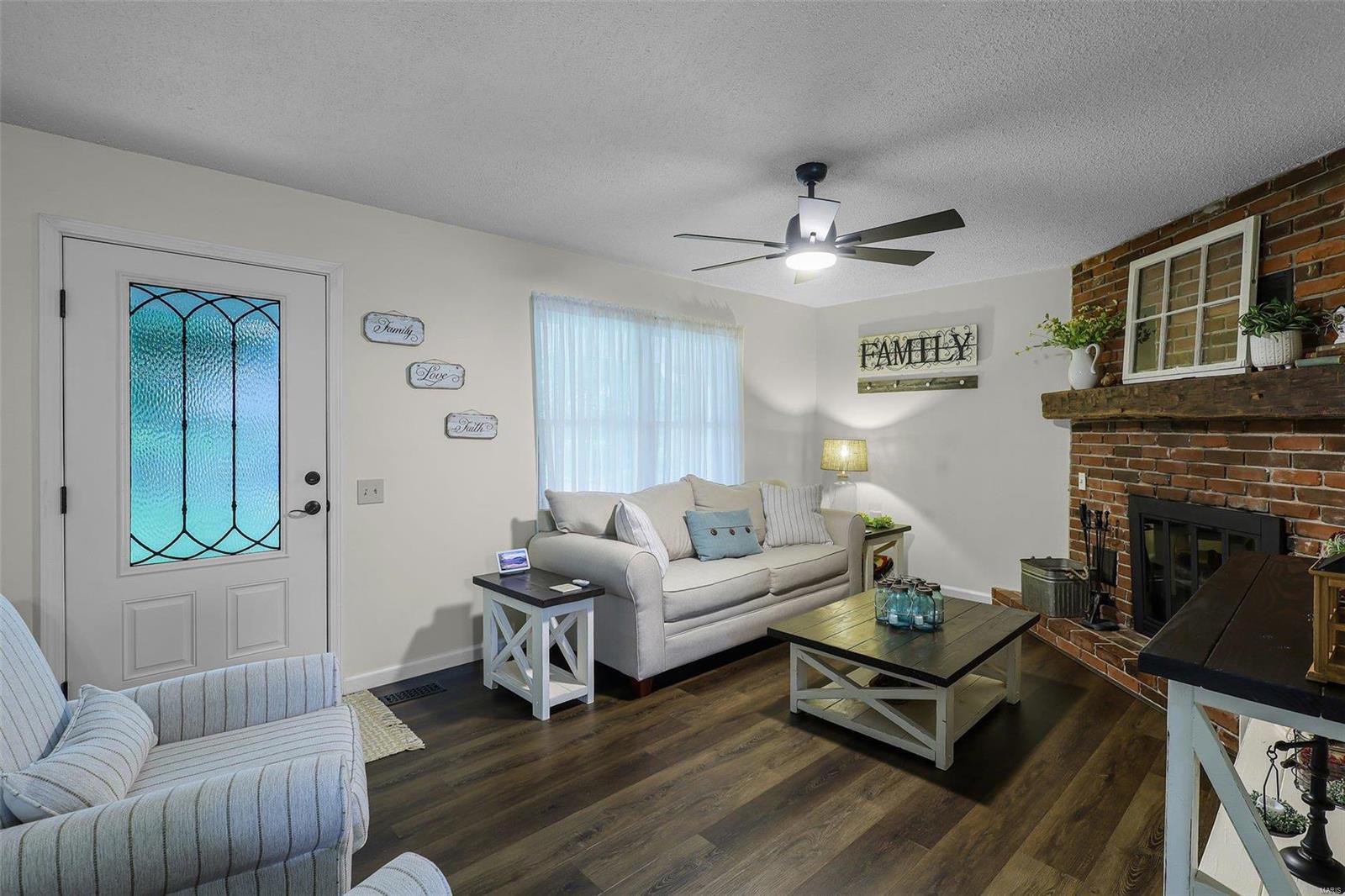 211 Straightoak Court
