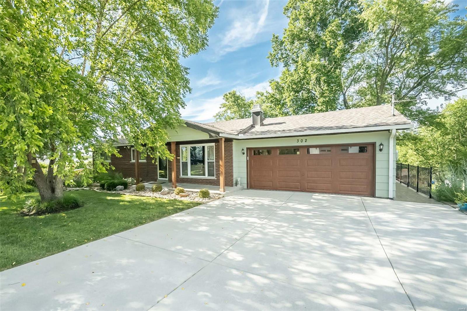 302 Dora Place
