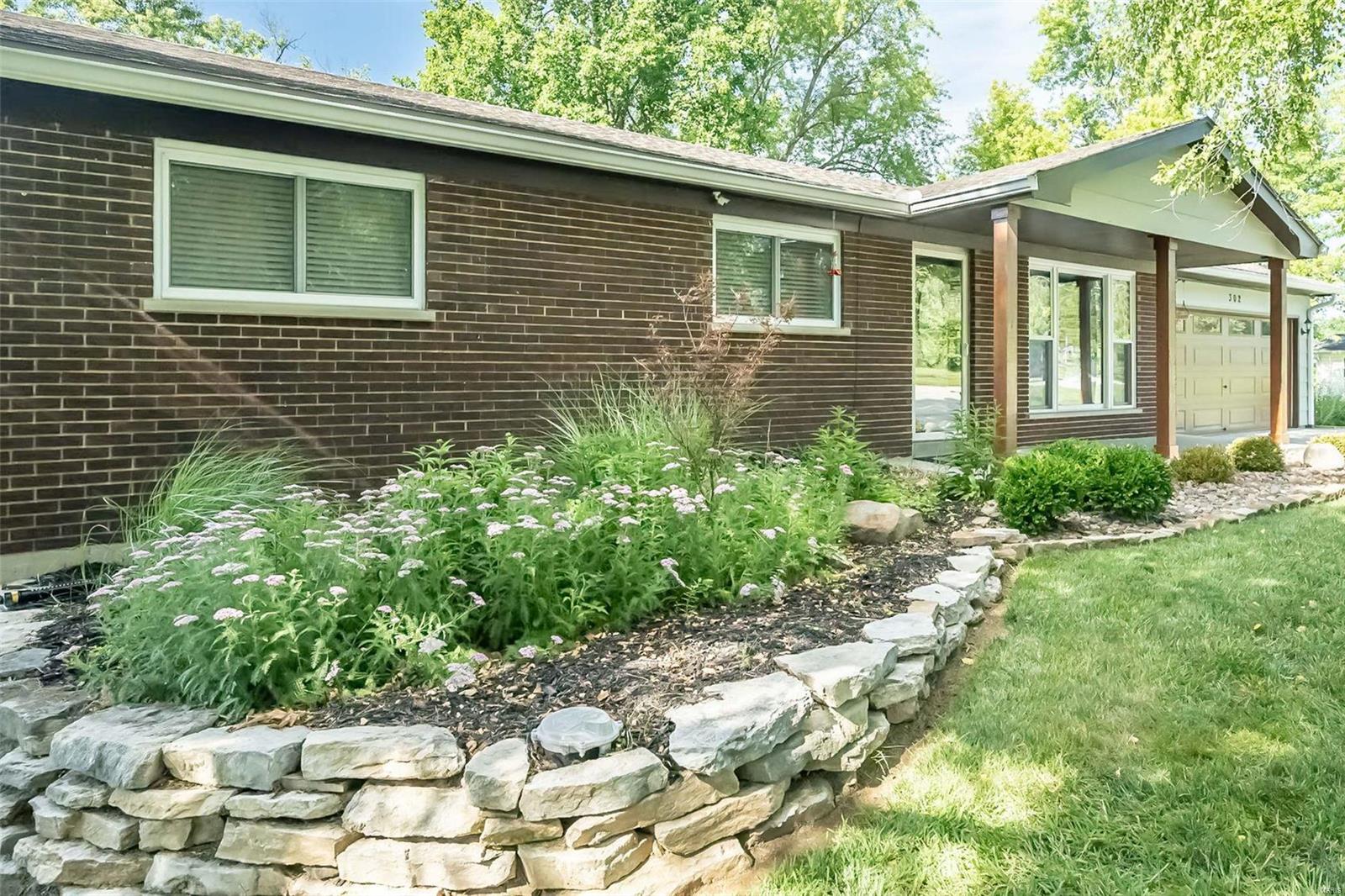 302 Dora Place