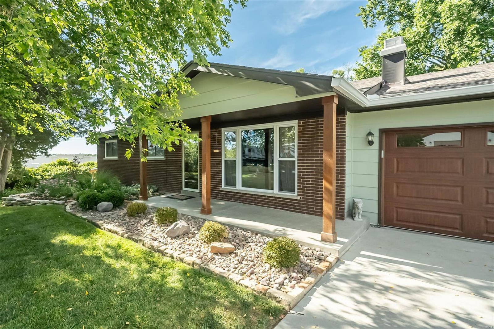 302 Dora Place