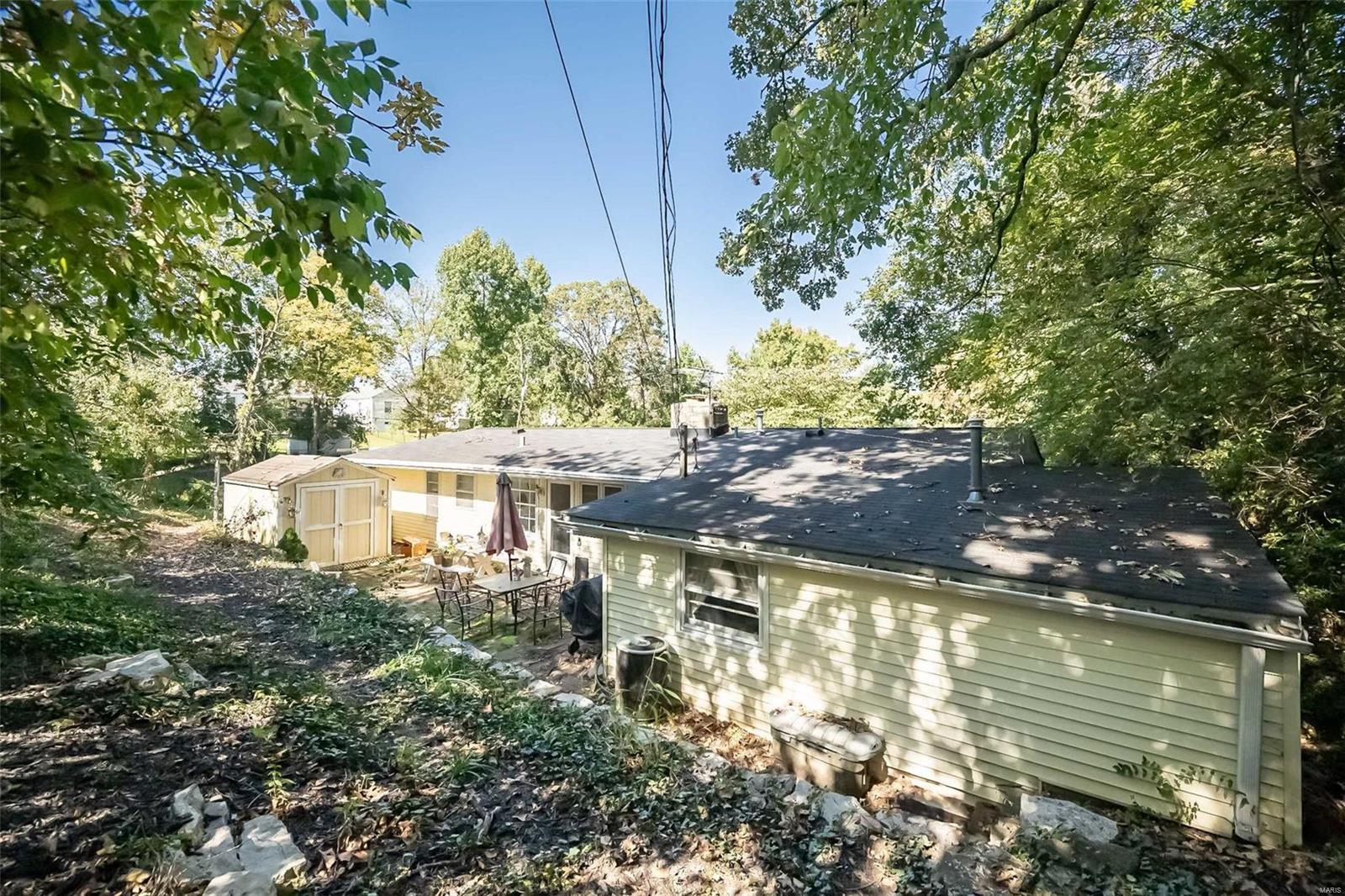 621 Crest Court