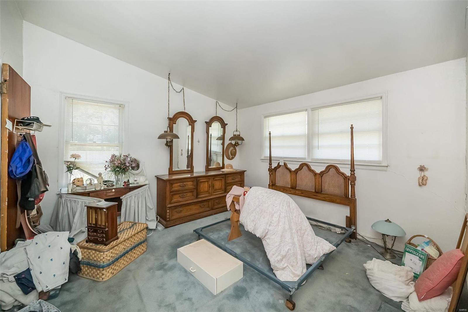 621 Crest Court