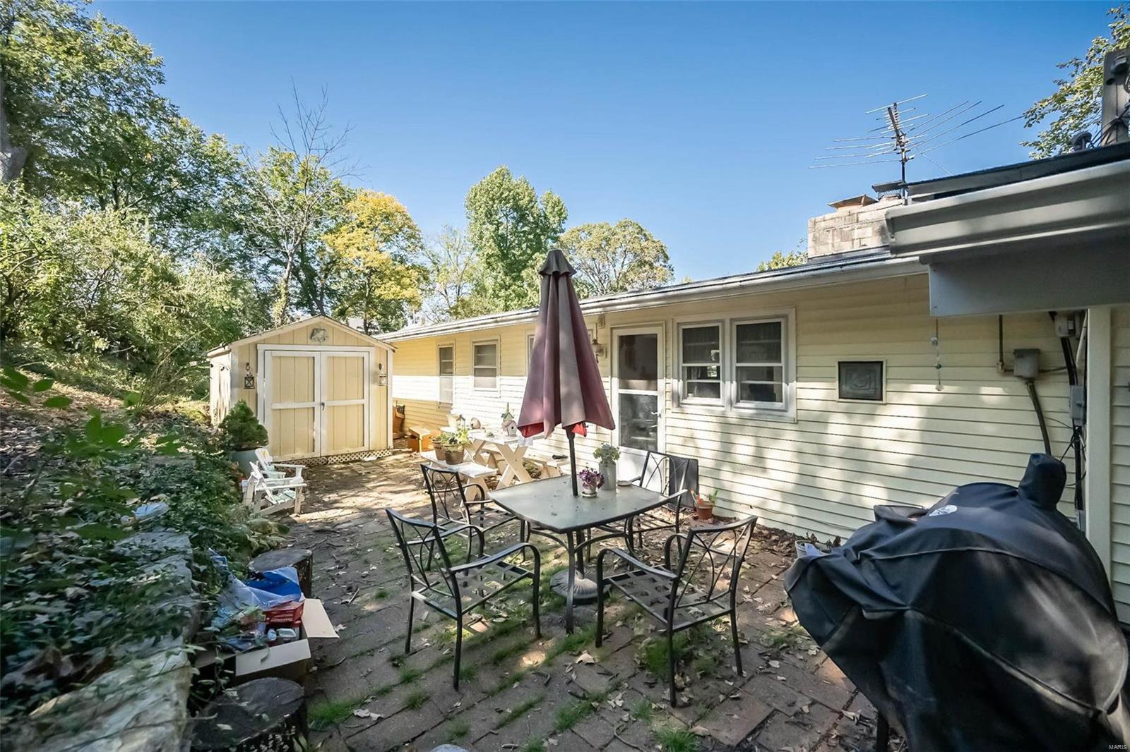 621 Crest Court