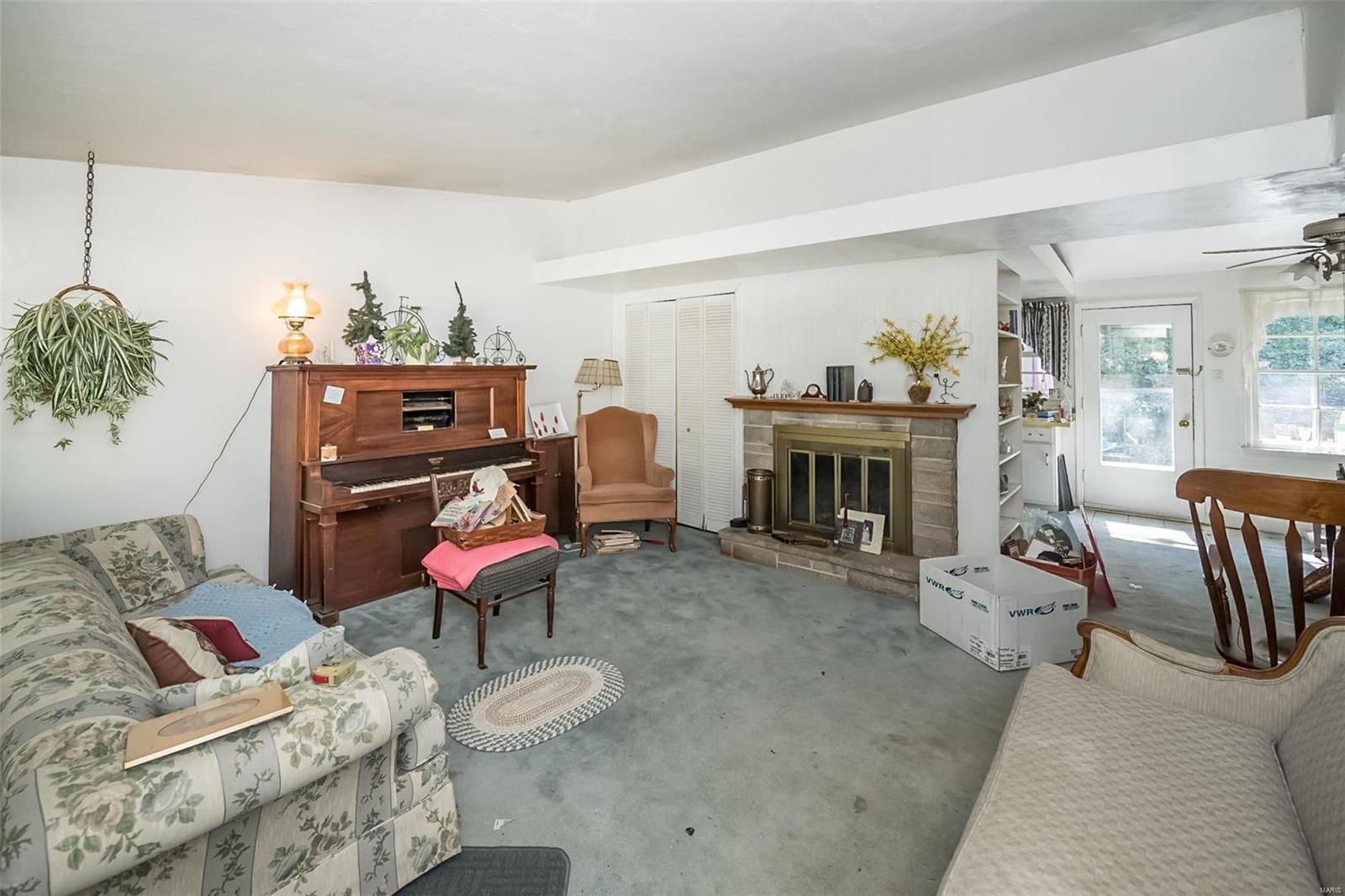 621 Crest Court
