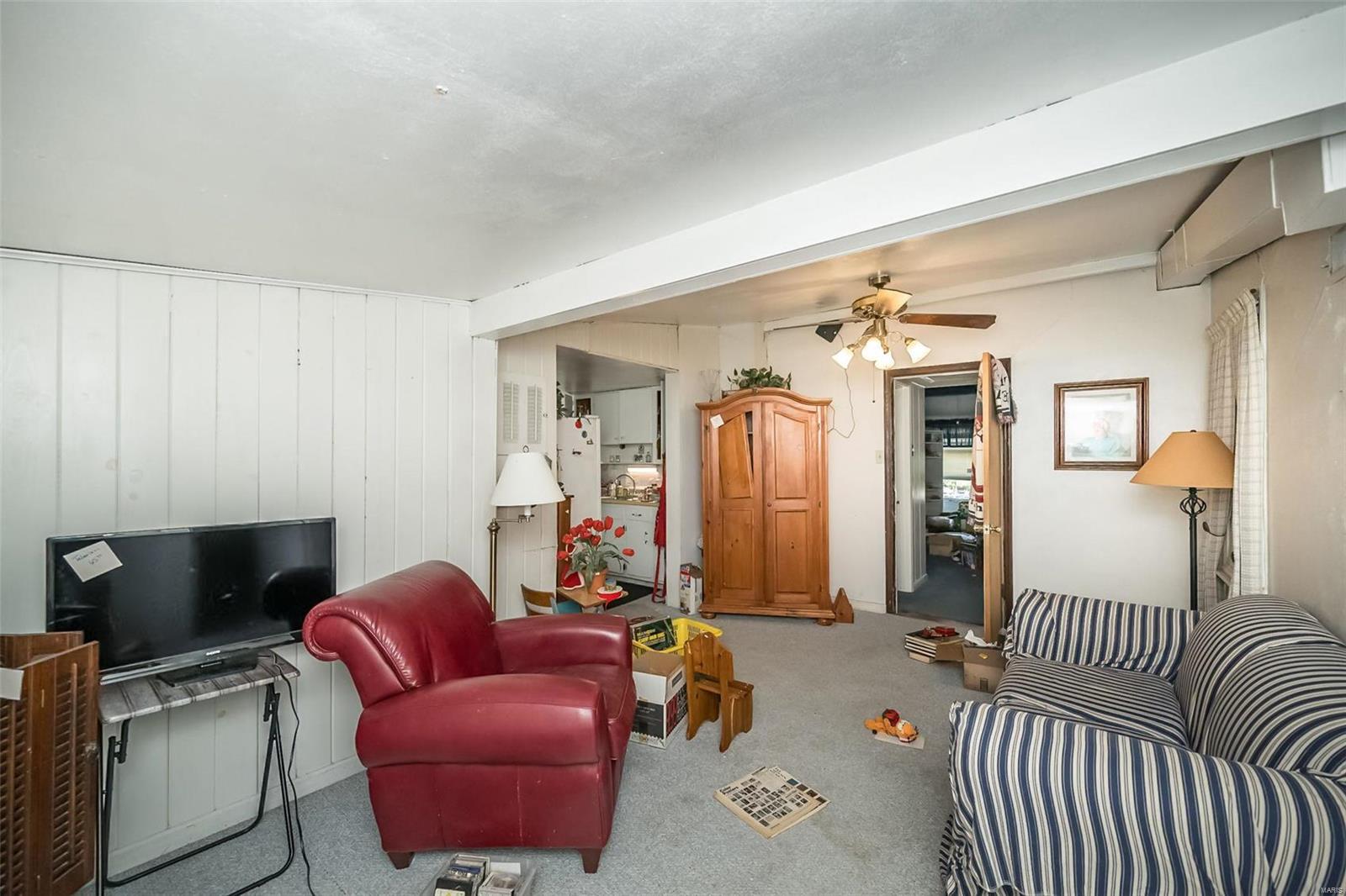 621 Crest Court