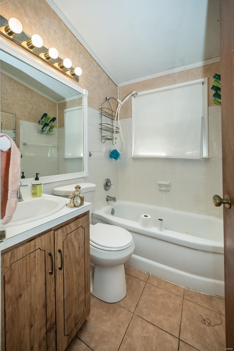 621 Crest Court
