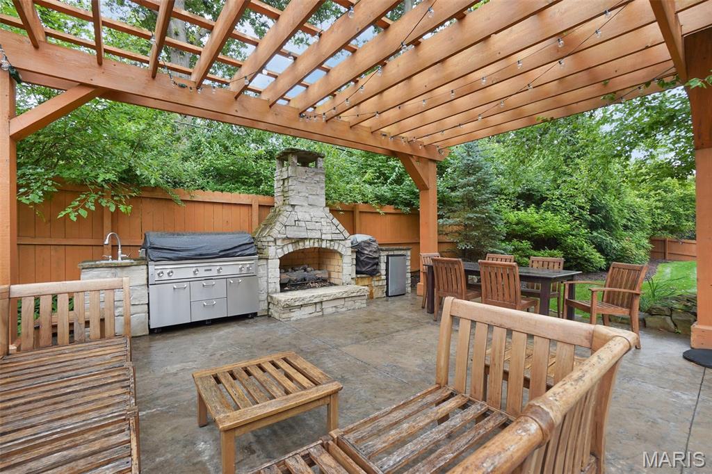 1316 Breezeridge Drive