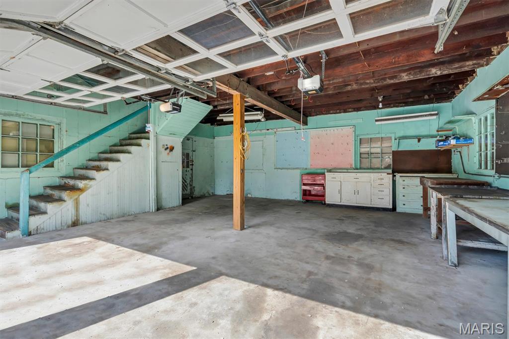10305 Thorpe Avenue