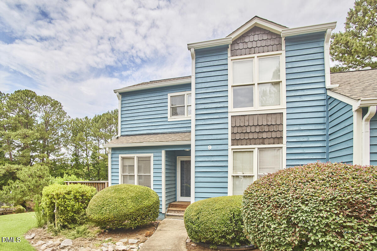 9 Hickory Wood Square