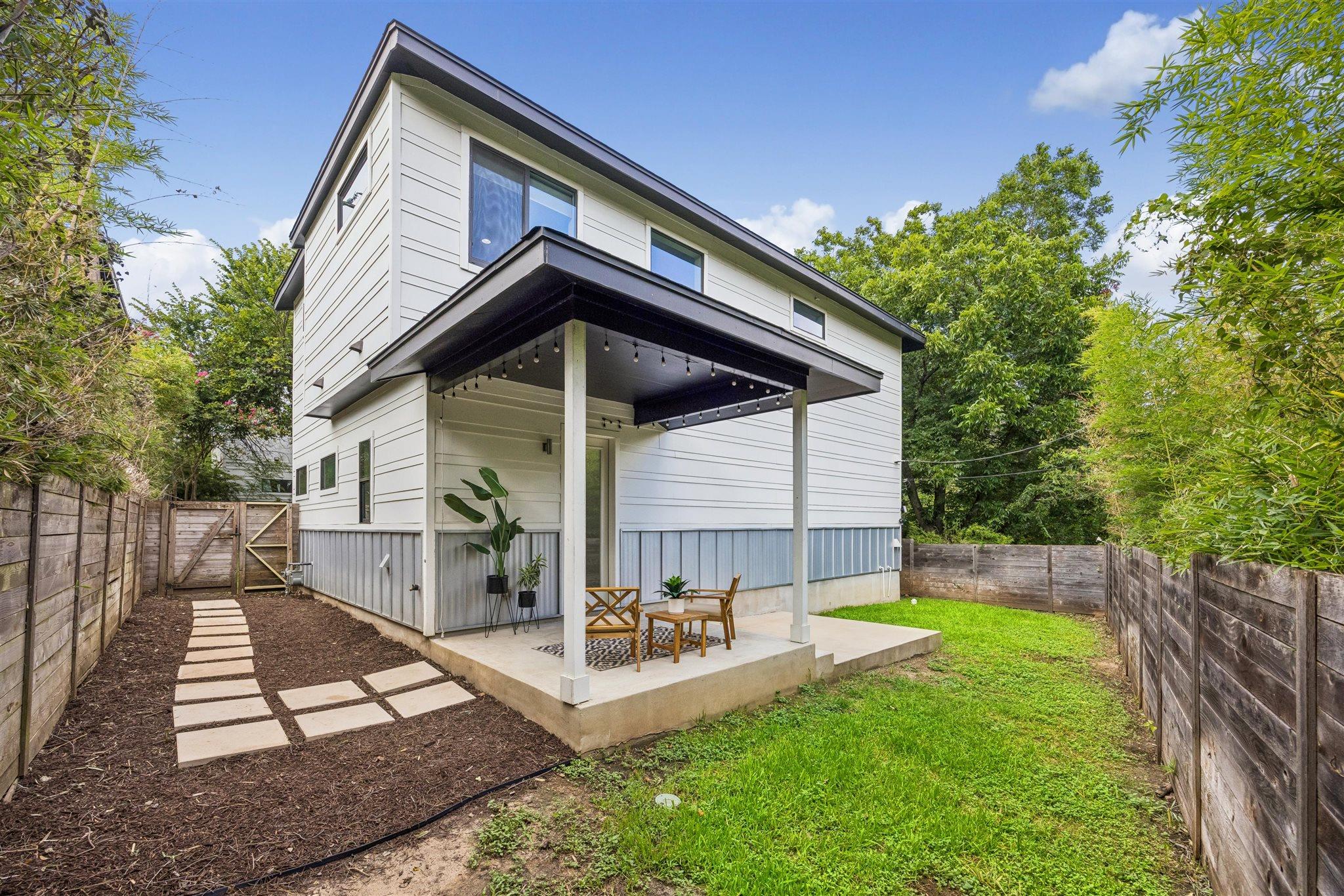 1118 Algarita Ave # 2