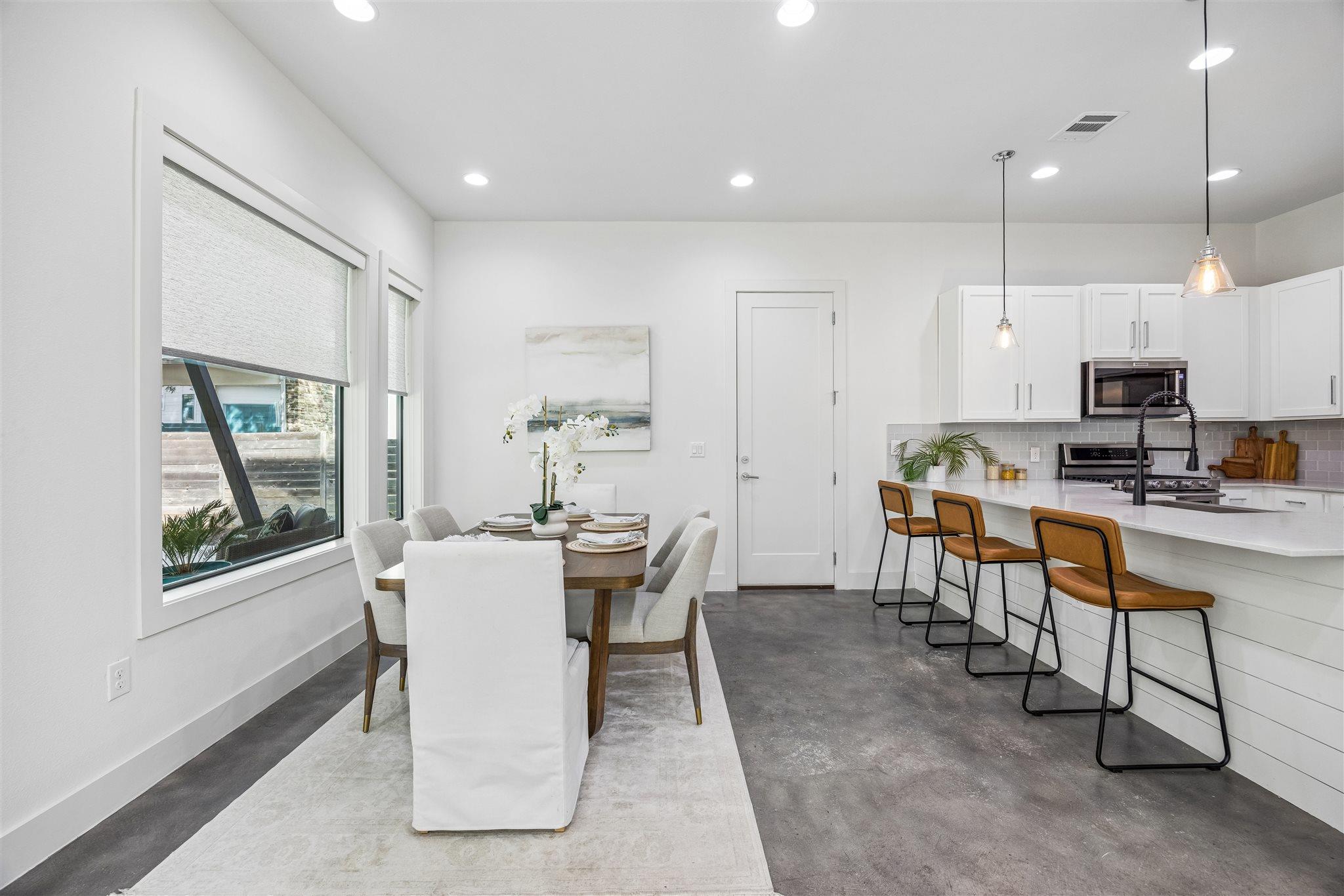 1118 Algarita Ave # 2