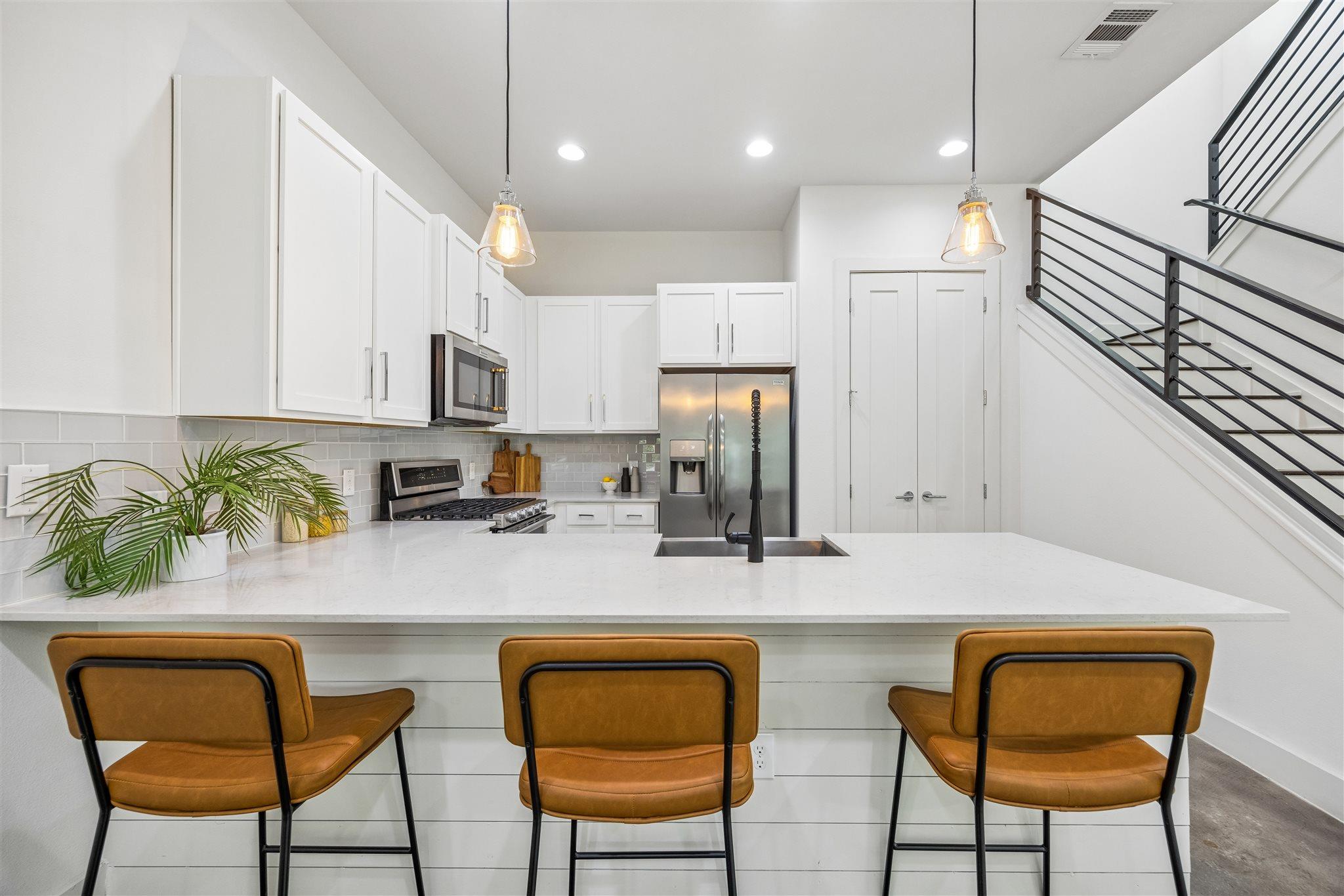 1118 Algarita Ave # 2