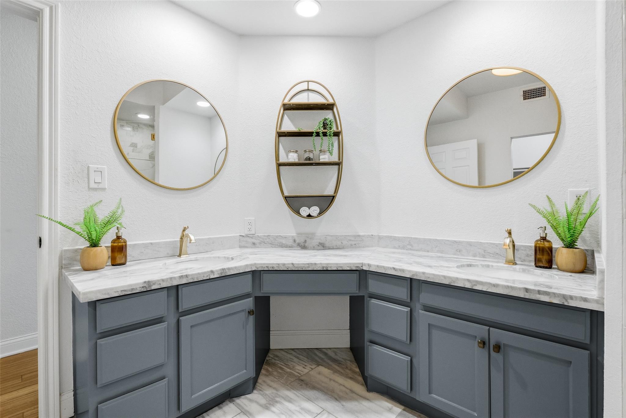 1000 Liberty Park DR # 204