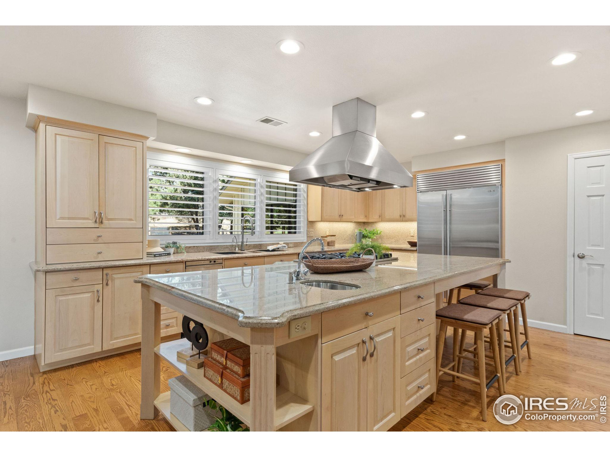 1806 Linden Lake Rd